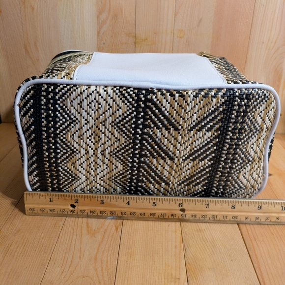 Woven Zigzag Patterned Storage Box - Picture 6 of 7